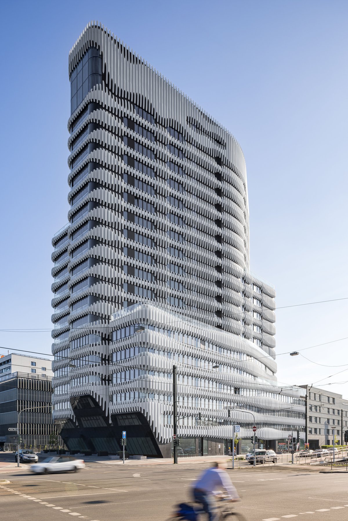 The Zipper Hotel: 80% Less Staff, Better Guest Experience